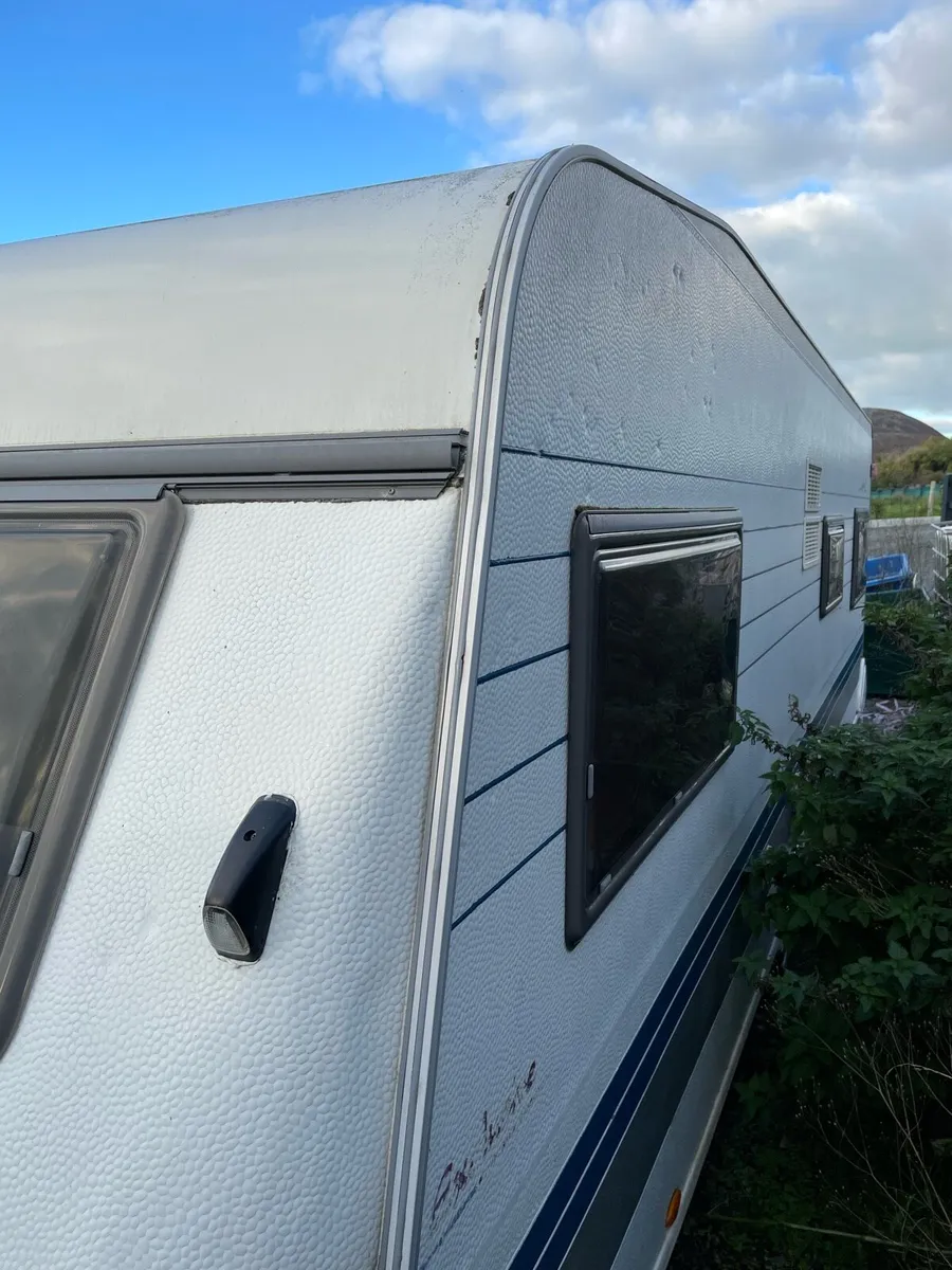 Hobby caravan - Image 2