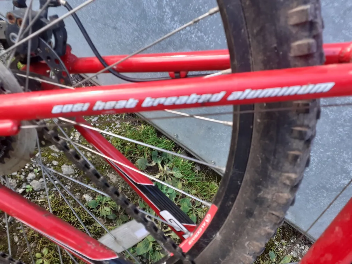 G T AVALANCHE  MOUNTAINBIKE - Image 2