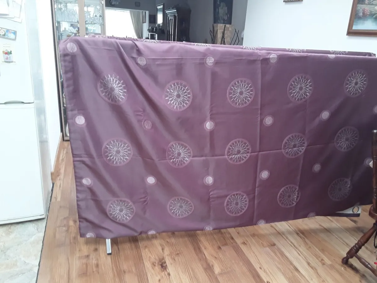 Beautiful large eyelet drapes Deep Purple - Image 1