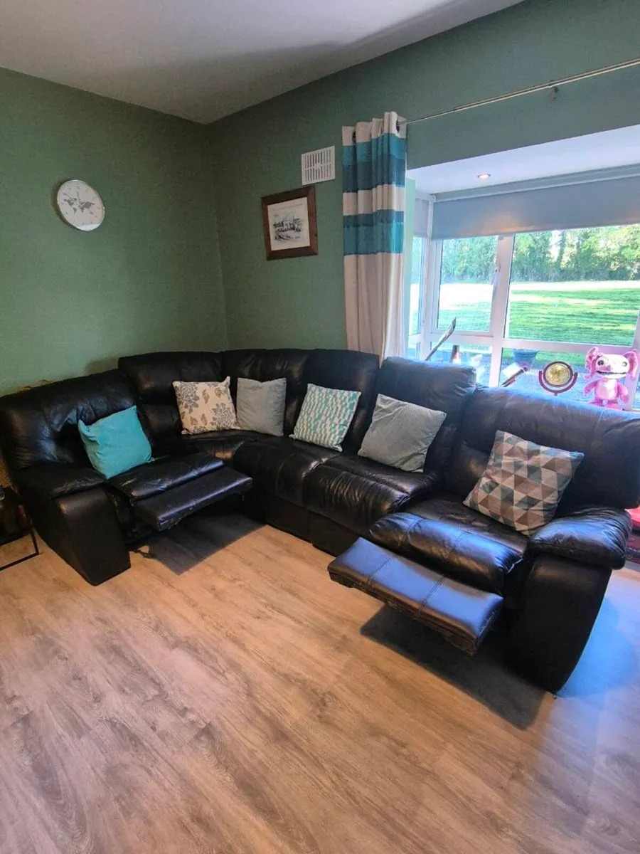 Leather recliner sofa (non electric) - Image 1