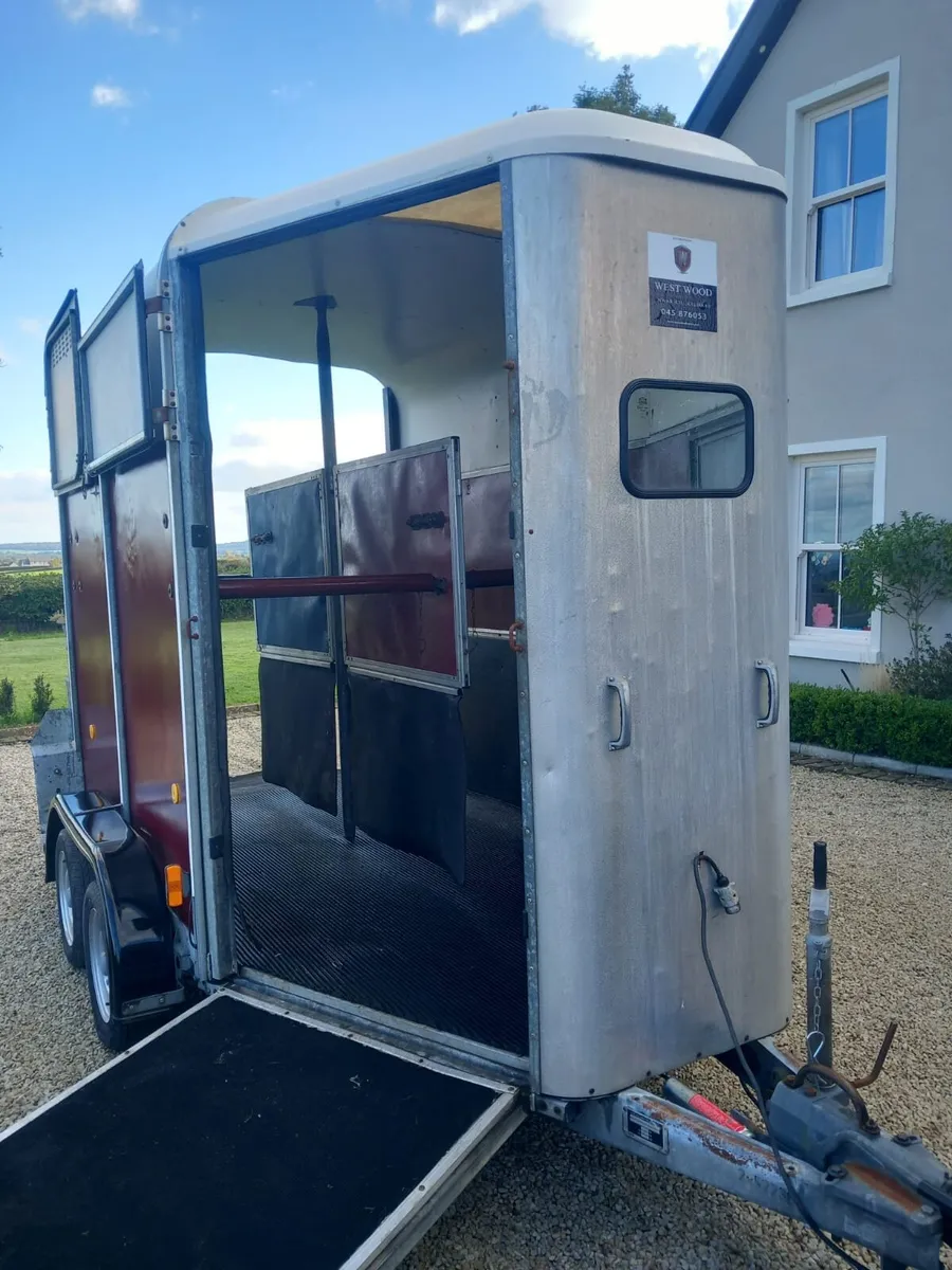 505 Ifor Williams Horsebox - Image 1
