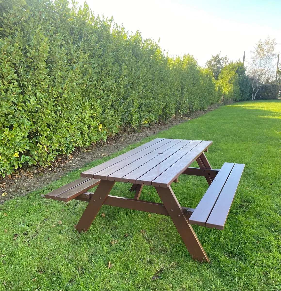 Picnic bench - Image 1