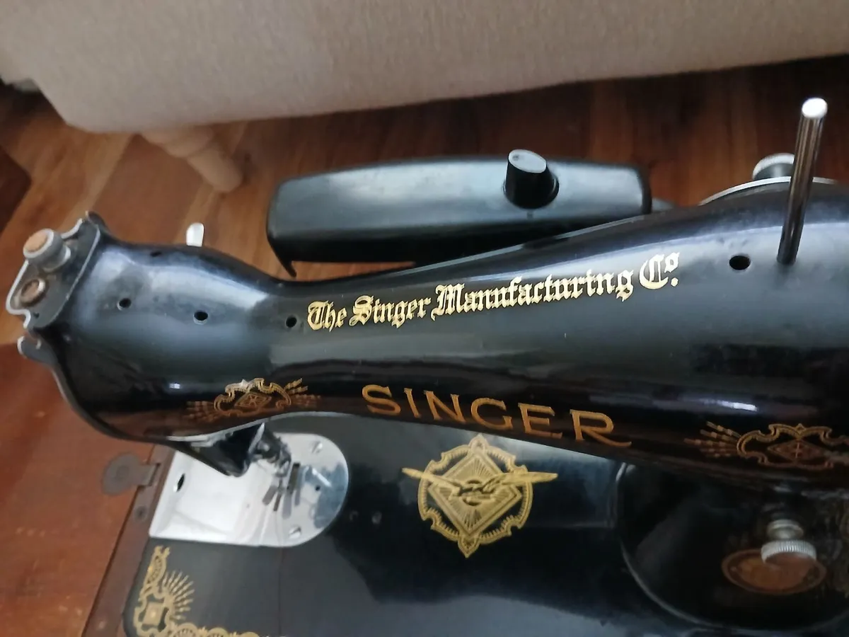 vintage singer sewing machine - Image 2