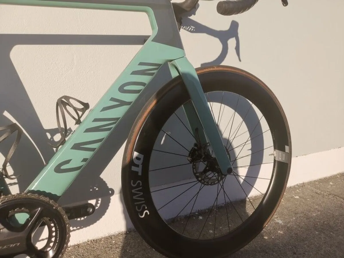 Crashed Canyon Aeroad 2024 CF SLX 8 Di2 - Image 4