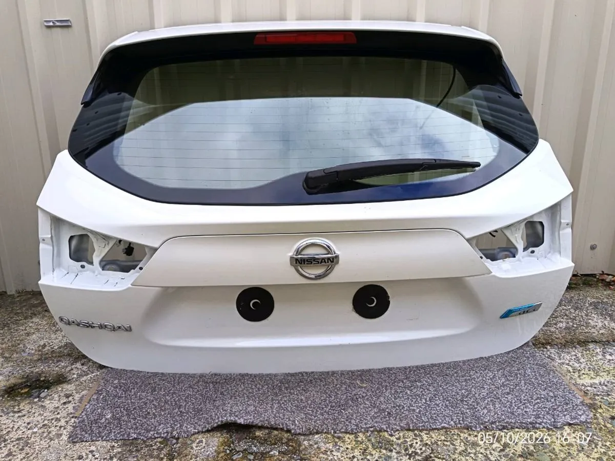 Qashqai boot door - Image 1