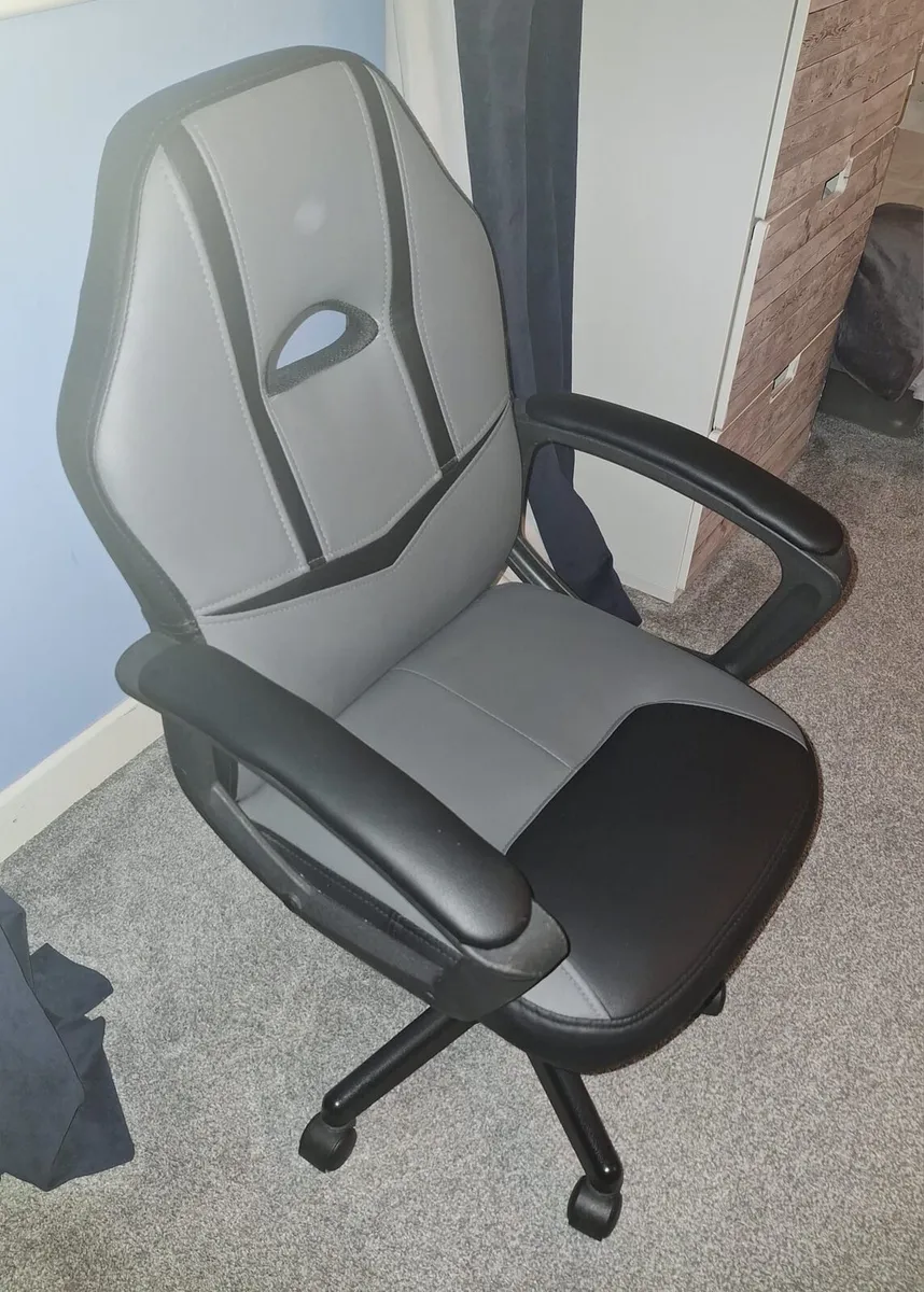 Gaming chair - Image 2