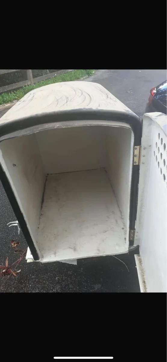 Ball hitch mounted dog box - Image 2
