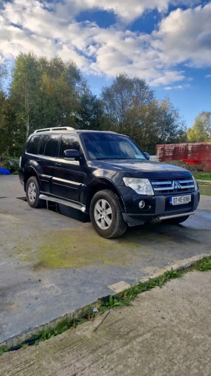 Mitsubishi pajero - Image 1
