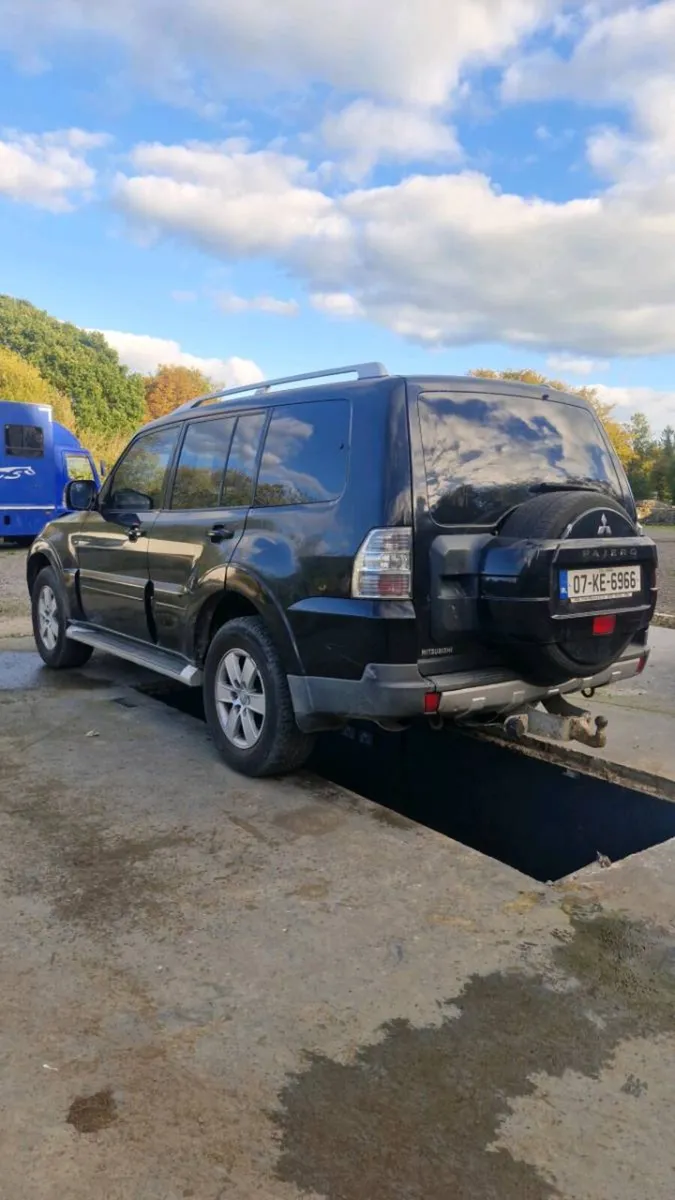 Mitsubishi pajero - Image 4