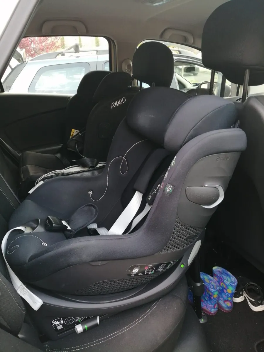 Baby car seat - Image 2