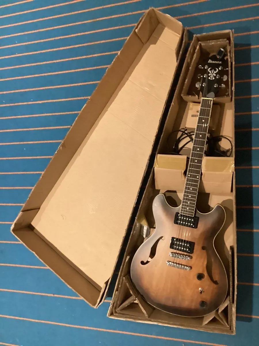 Electric guitar + amp. - Image 3