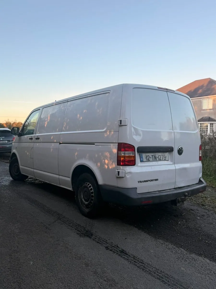 Volkswagen Transporter LWB - Image 2