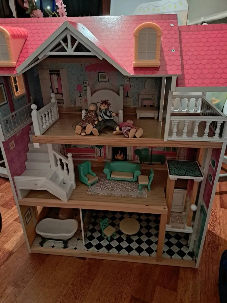 Dolls house - Image 2