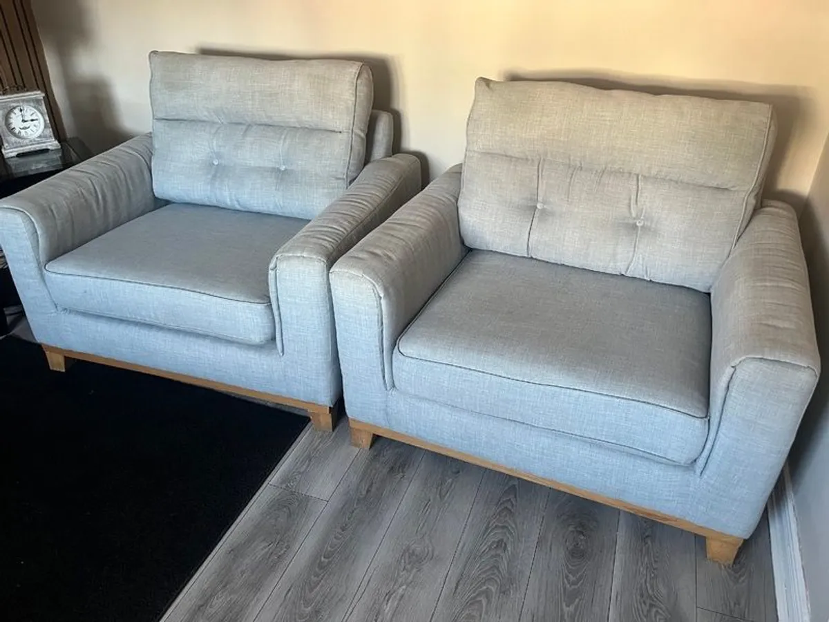 Suite of Furniture - Image 2