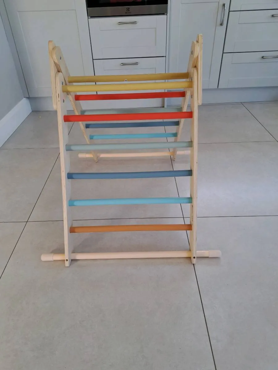 Climbing frame - Image 1
