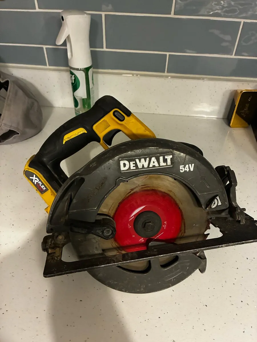 Dewalt Skillsaw - Image 1