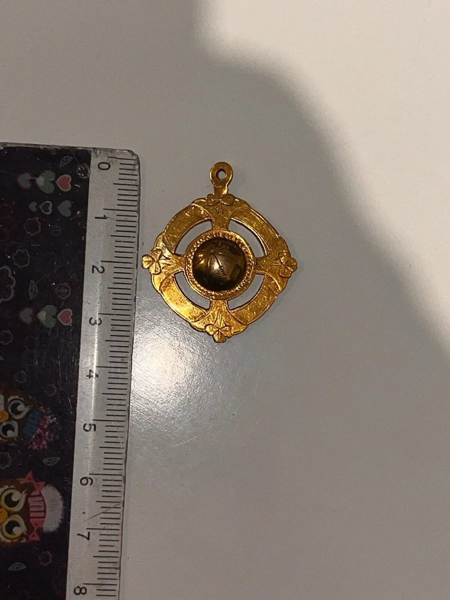 9k Gold medal - Image 1