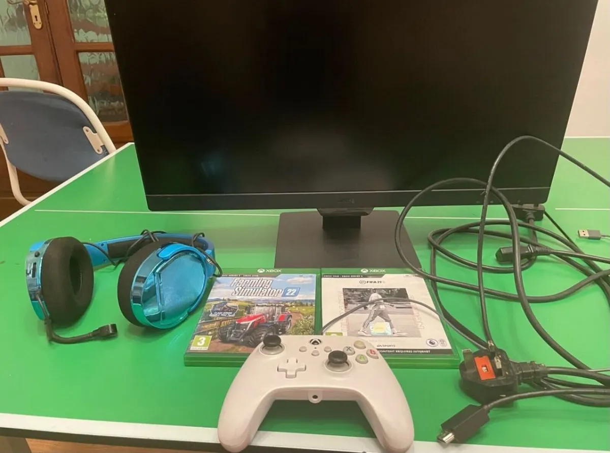 TITLE: Xbox one for sale, monitor headphone 2 game - Image 3