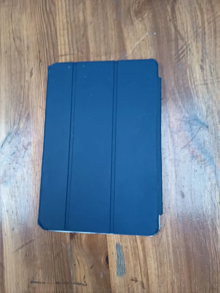 Apple iPad A1538 with blue cover - parts or repair - Image 4