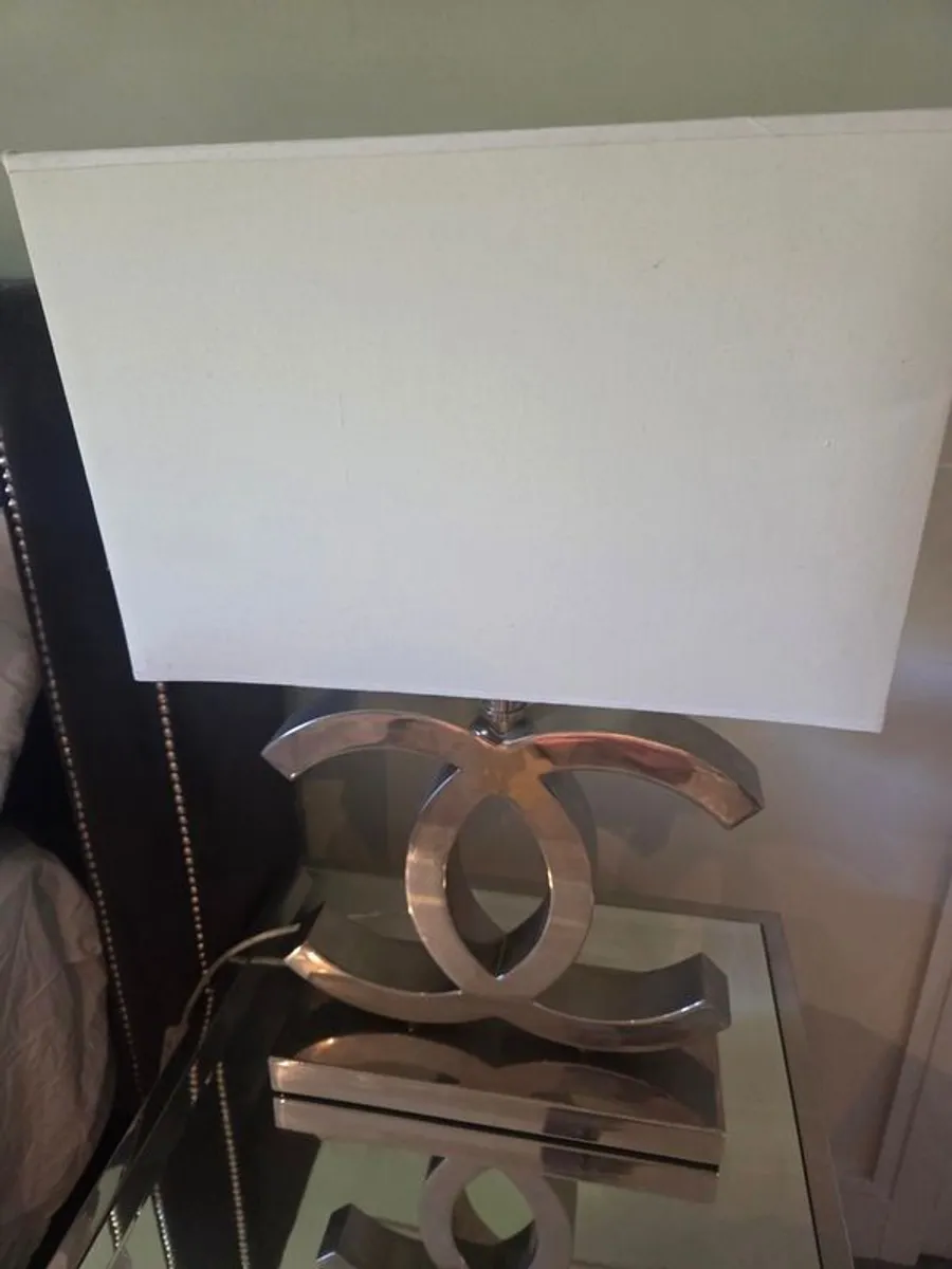 Striking Pair of designer type chrome table lamps with white shades - Image 3