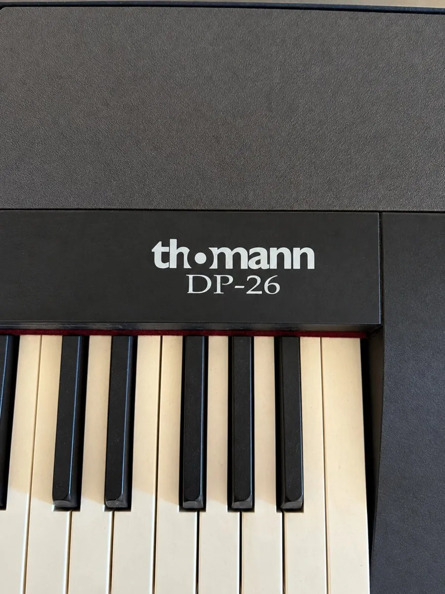 Piano Keyboard + Pedal + Stand (worth €350 new) - Image 2