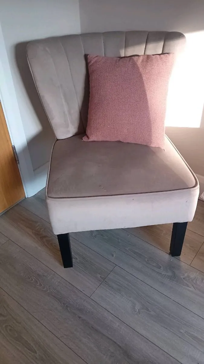 Armchair - Image 1