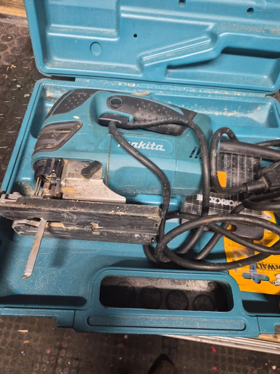 Makita 4350FCT/1 720W Electric Orbital  Jigsaw - Image 1