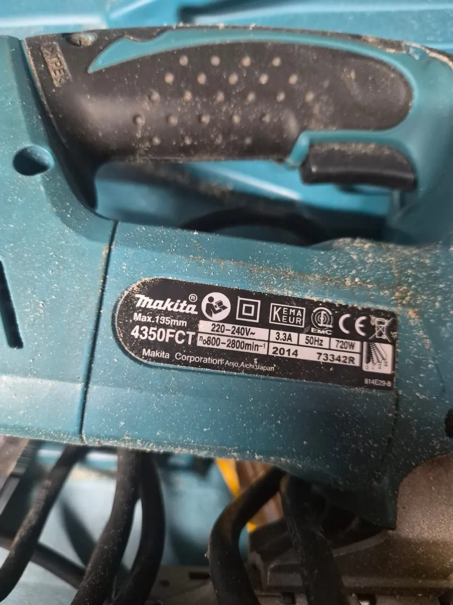 Makita 4350FCT/1 720W Electric Orbital  Jigsaw - Image 2