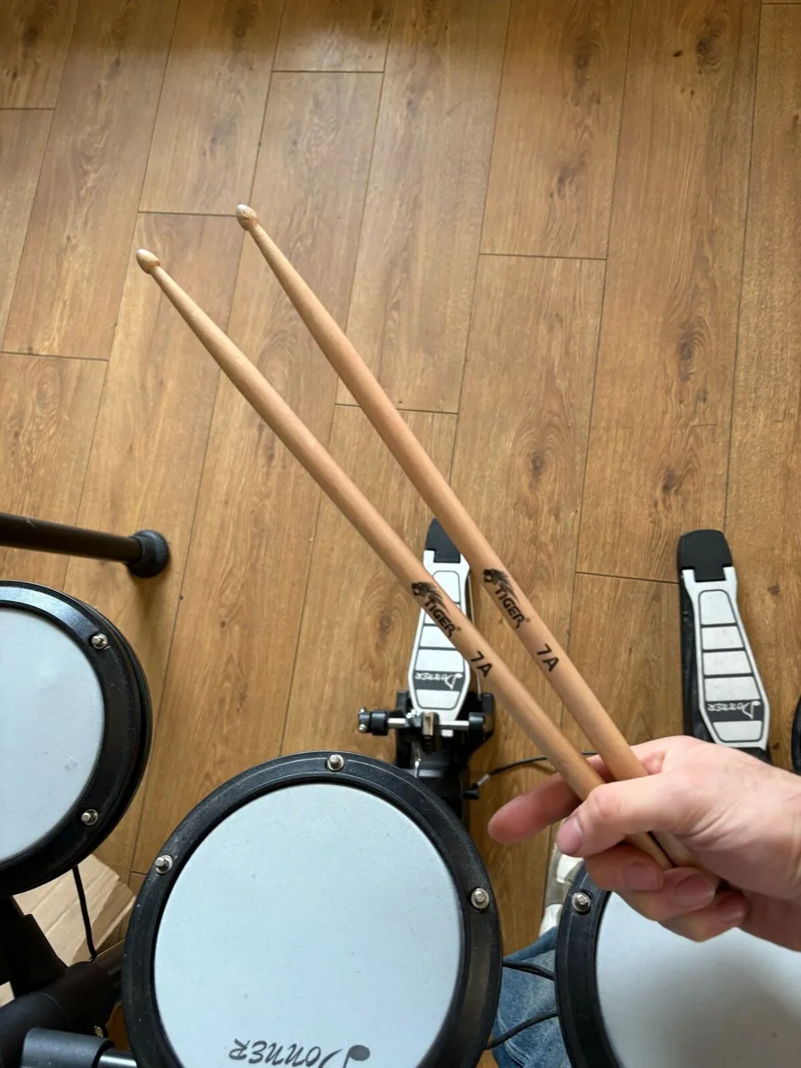 Electronic Drum Set + Drum Sticks (worth €320 new) - Image 3