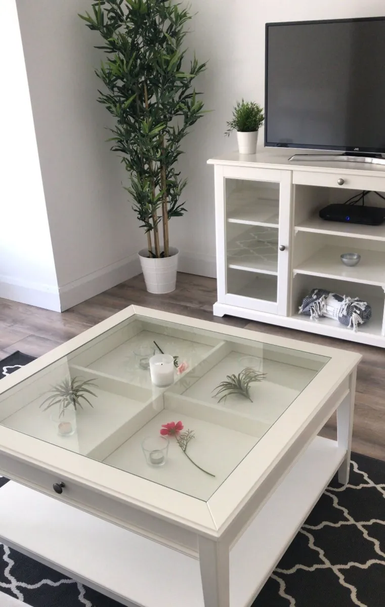Coffee table - Image 1