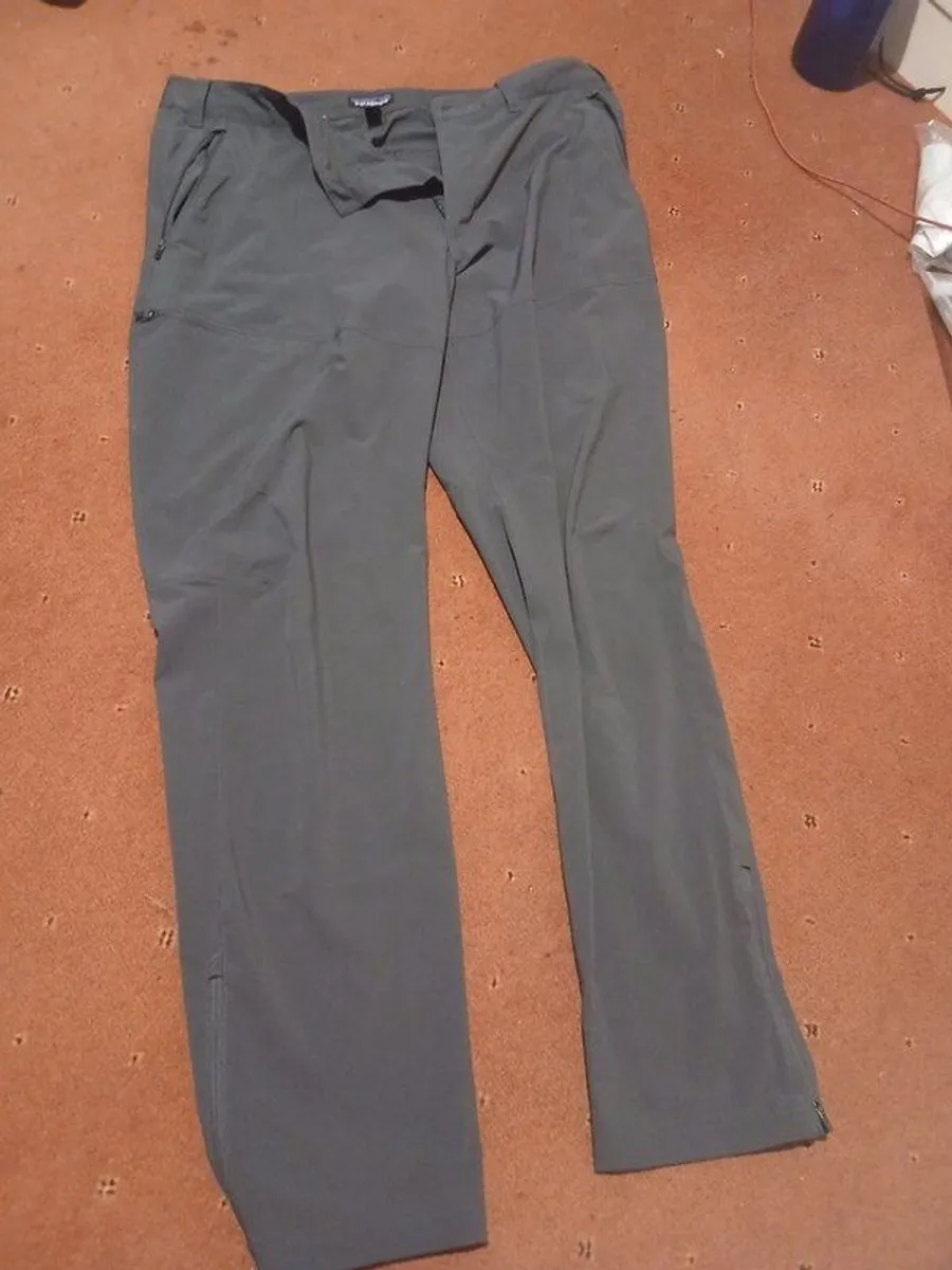 Patagonia Men's Terravia Trail Hiking Trousers  Size 36  Excellent Condition - Image 3