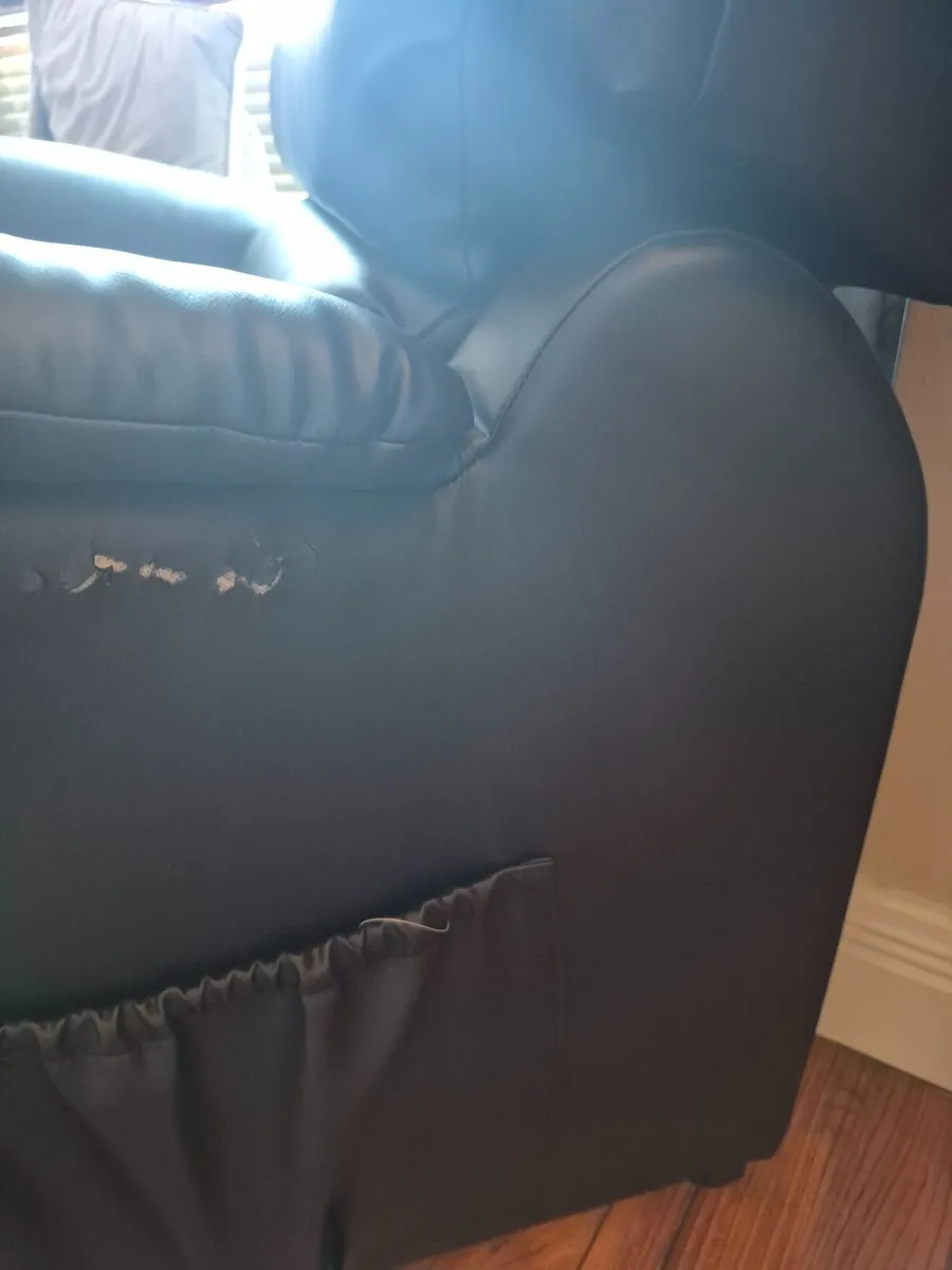Electric recliner lift chair - Image 4