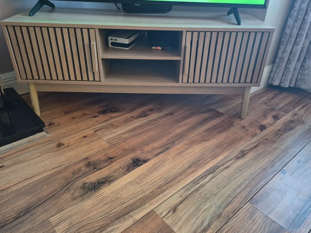 Tv stand