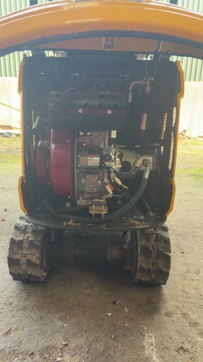 Brand New 1.3 ton Mini Digger With Auger - Image 3