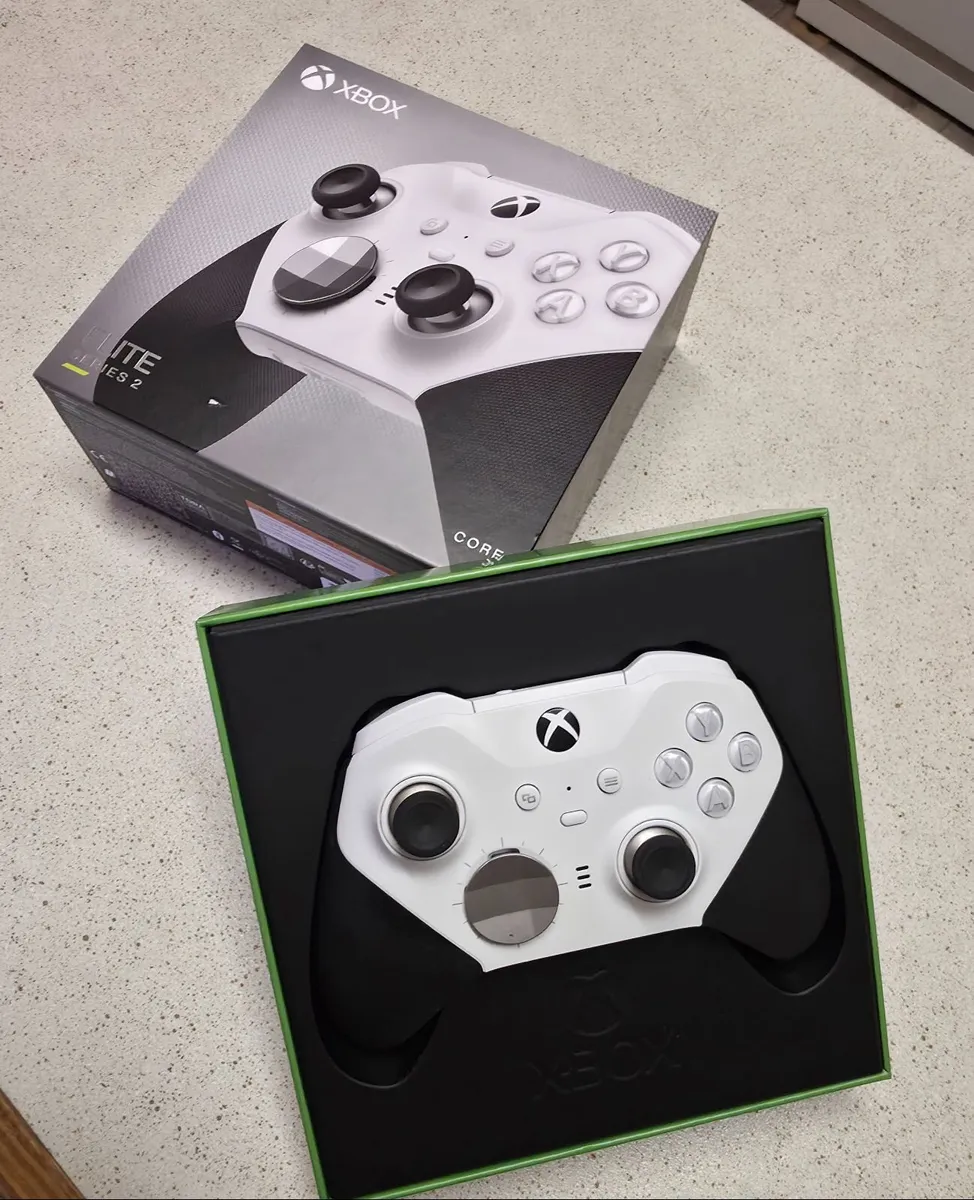 Xbox series 2 controller - Image 1