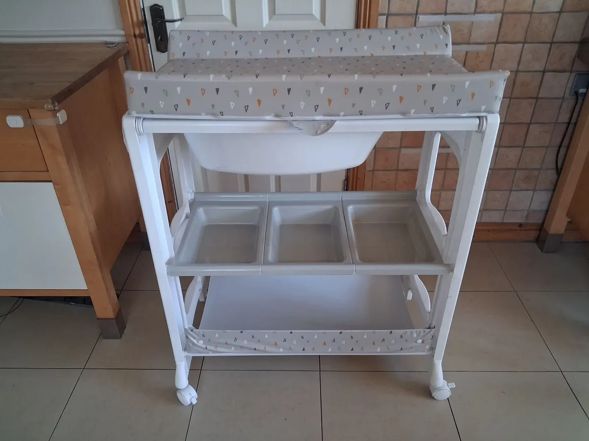 Baby Changing Table and Bath - Image 1