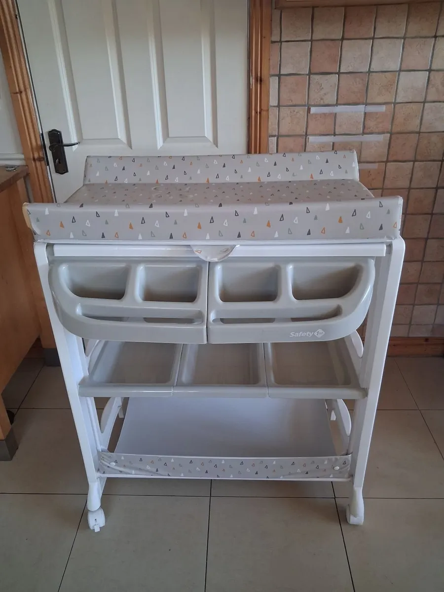 Baby Changing Table and Bath - Image 3