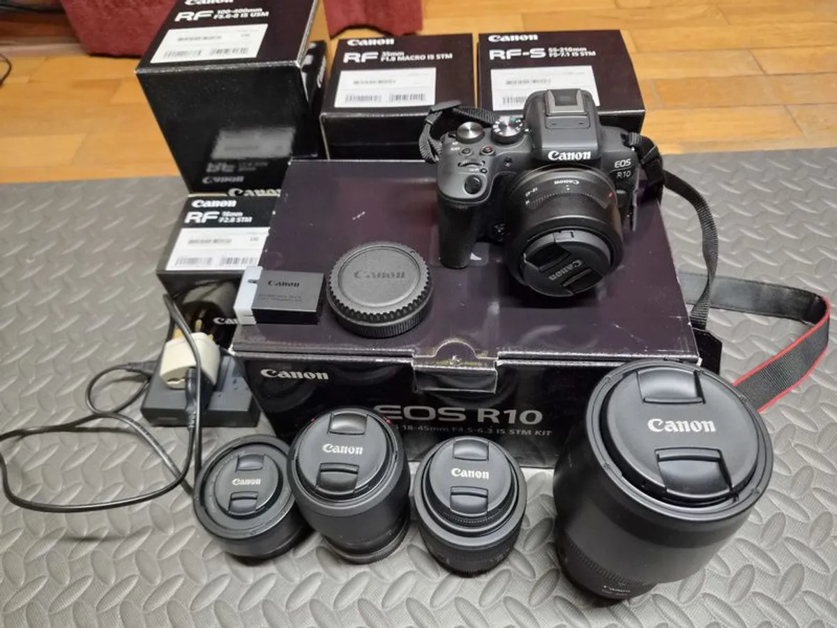 Canon R10 with various lenses in very good to excellent condition - Image 1