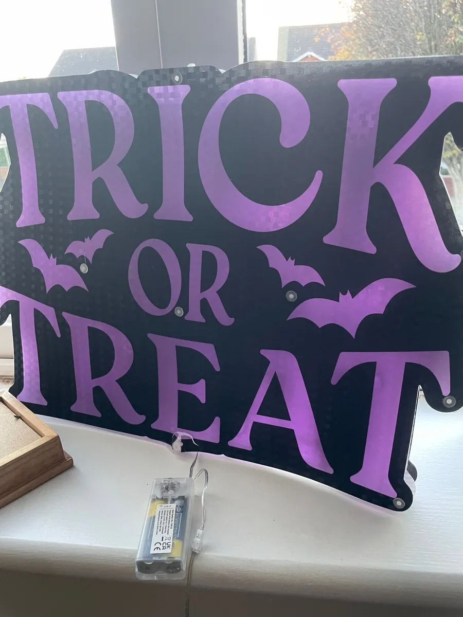 Halloween decorations - Image 1