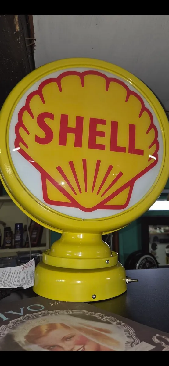Large  shell light up globe