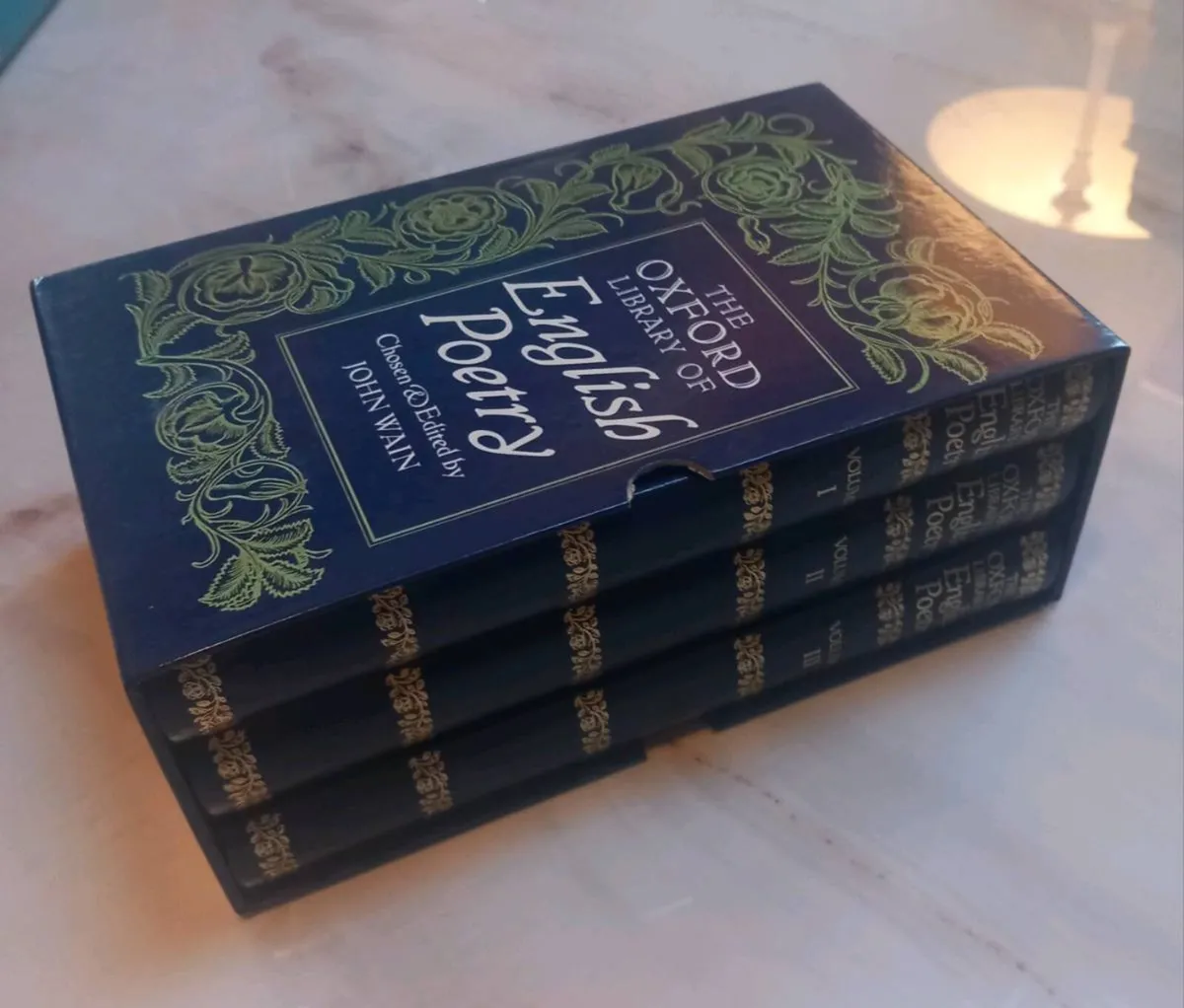 Oxford Library of English Poetry 3x hardbacks D18 - Image 1