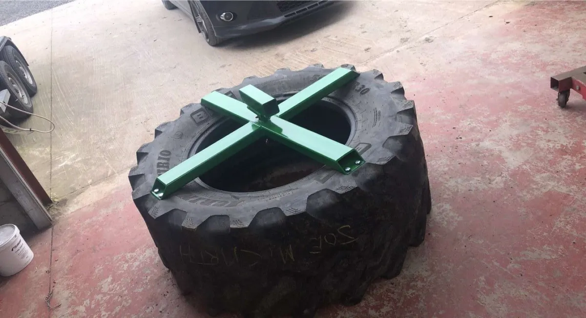 Silage pusher - Image 1