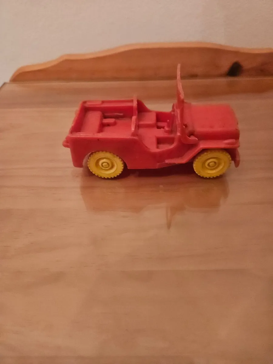 Vintage Tudor Rose Plastic Jeep - Image 2