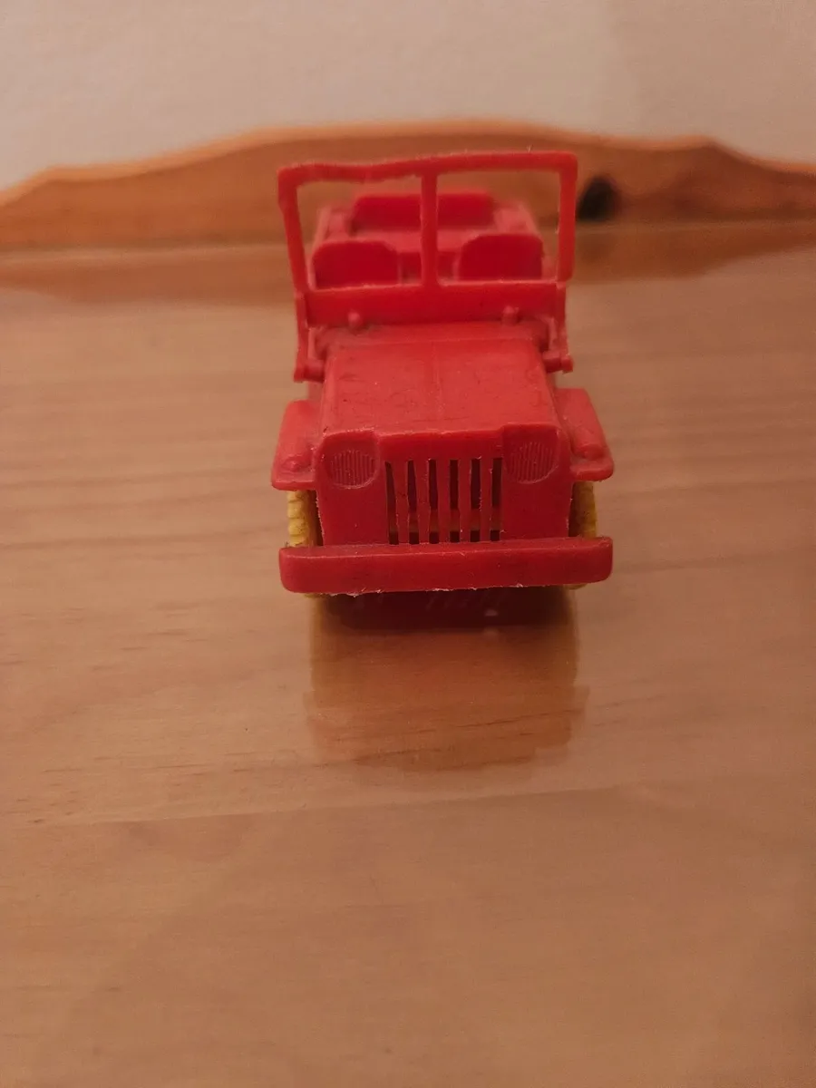 Vintage Tudor Rose Plastic Jeep - Image 4