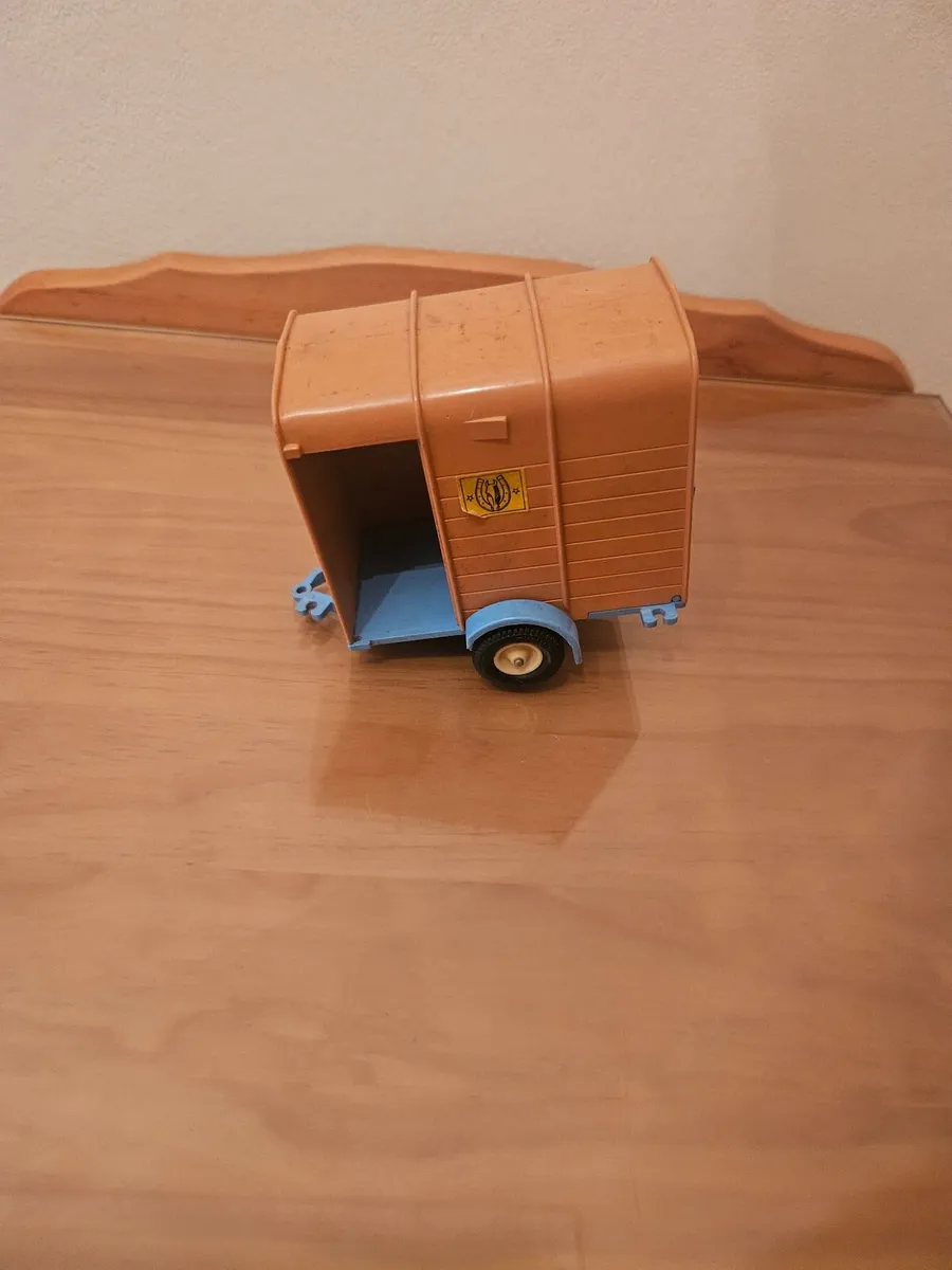Britain's 1970's Horse Box - Image 2