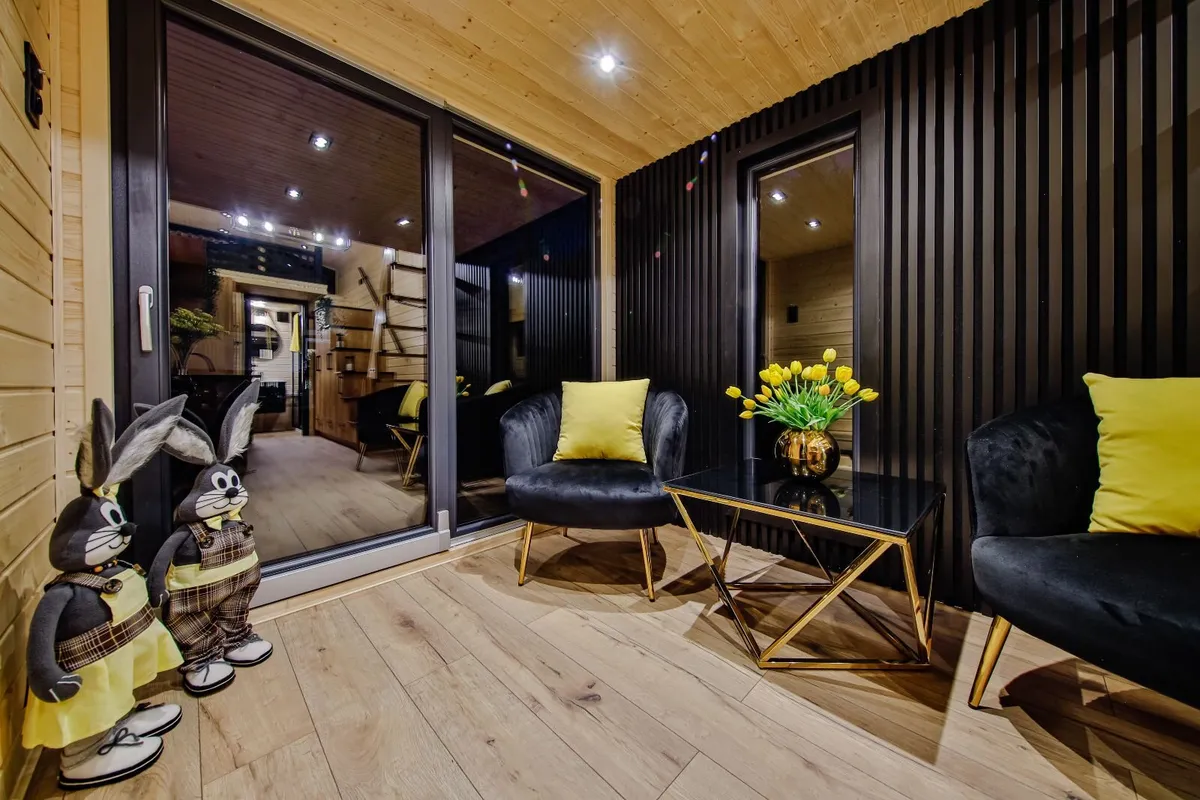 Tiny House - Image 3