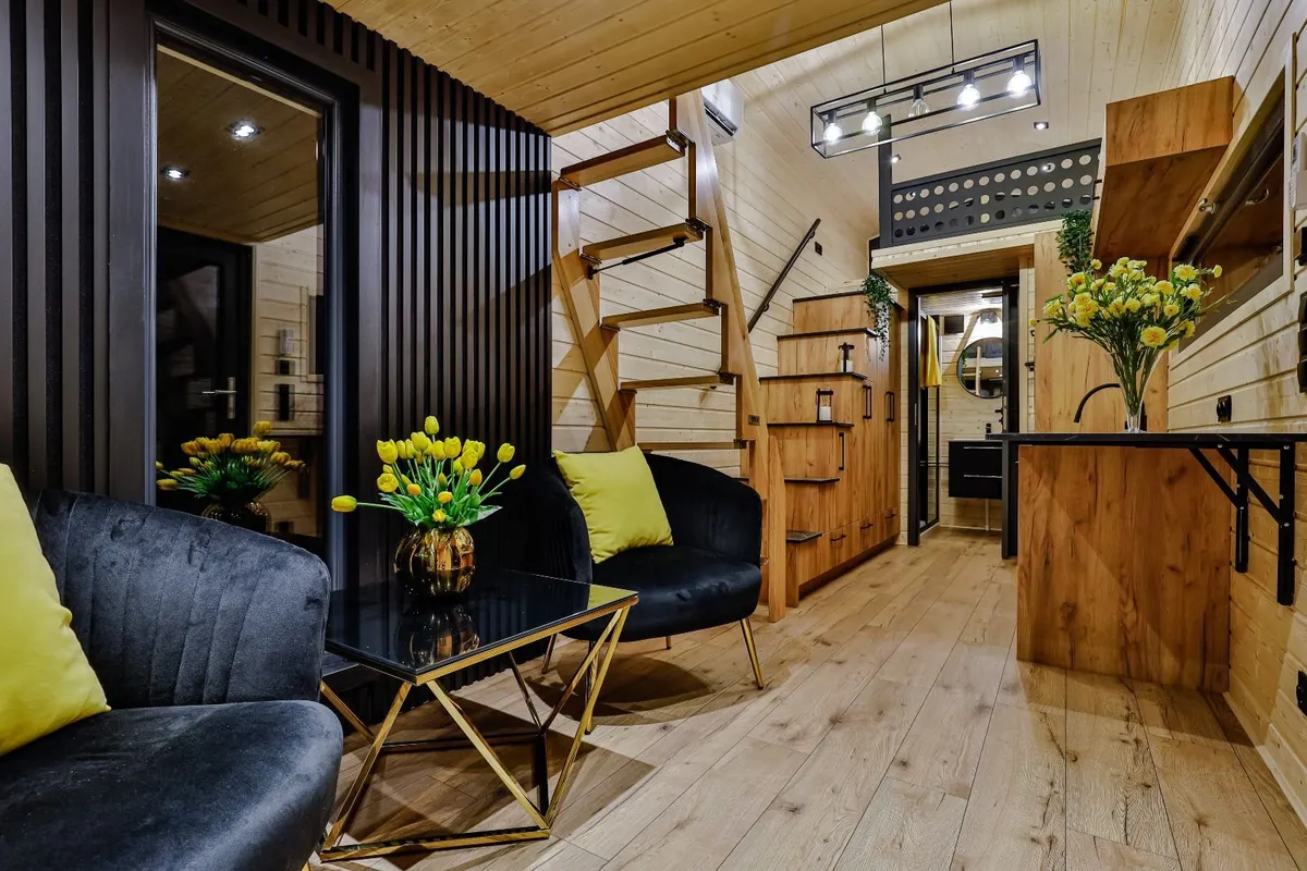 Tiny House - Image 4