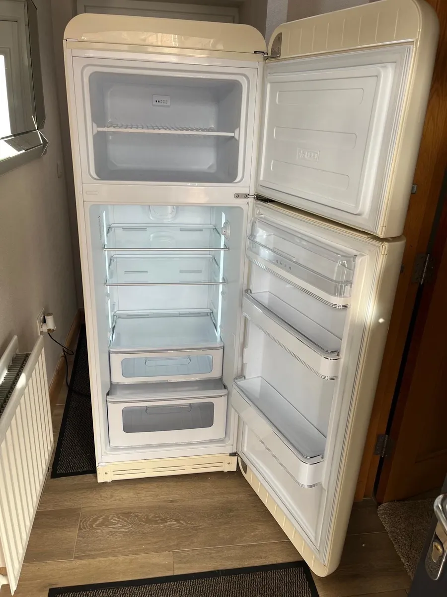 Beautiful Smeg fridge freezer - Image 4