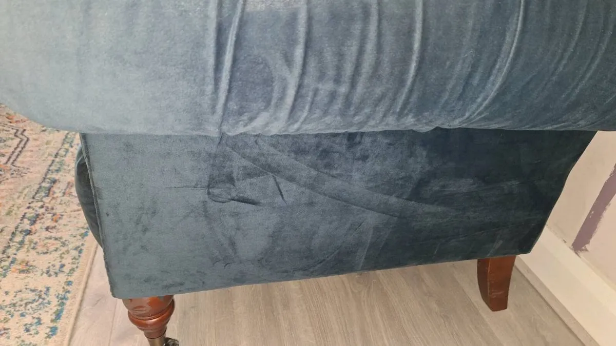 Couch - Image 4