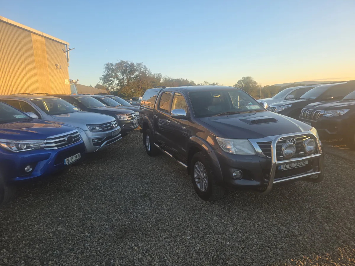 Toyota Hilux 3.0 D4D Invincible - Image 1
